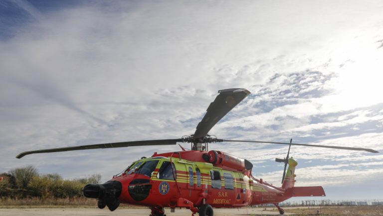 doi-romani-raniti-intr-un-accident-in-bulgaria-transferati-de-urgenta-la-bucuresti-cu-un-elicopter-black-hawk_688cddb972090
