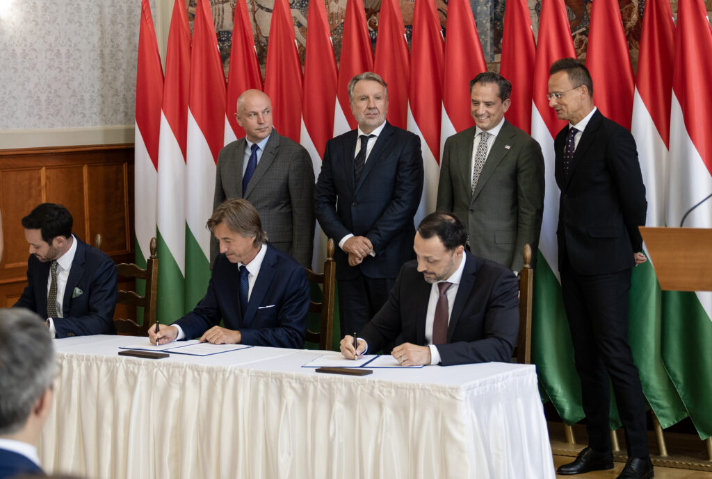 gxhsonpxqaaaasq-1024x690-1