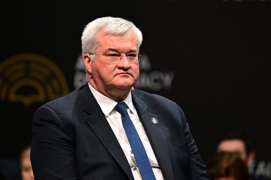 hepta_8308319-scaled-1