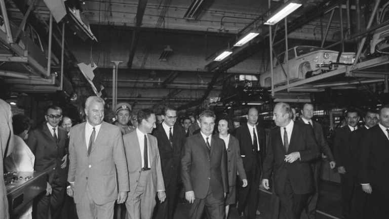 miturile-raiului-comunist-3-ceausescu-a-platit-datoria-externa-dar-cu-costuri-uriase-pentru-populatie-era-romania-mai-bogata_68904d885dff2