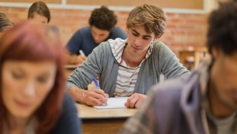 noi-reglementari-referitoare-la-acordarea-burselor-pentru-studenti-a-fost-publicat-ordinul-de-ministru_6891a9c5830b0