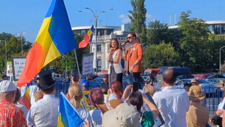 protest-in-piata-victoriei-jandarmii-au-dat-doua-amenzi-un-barbat-a-fost-prins-cu-un-cutit_688d1a9d89ac8