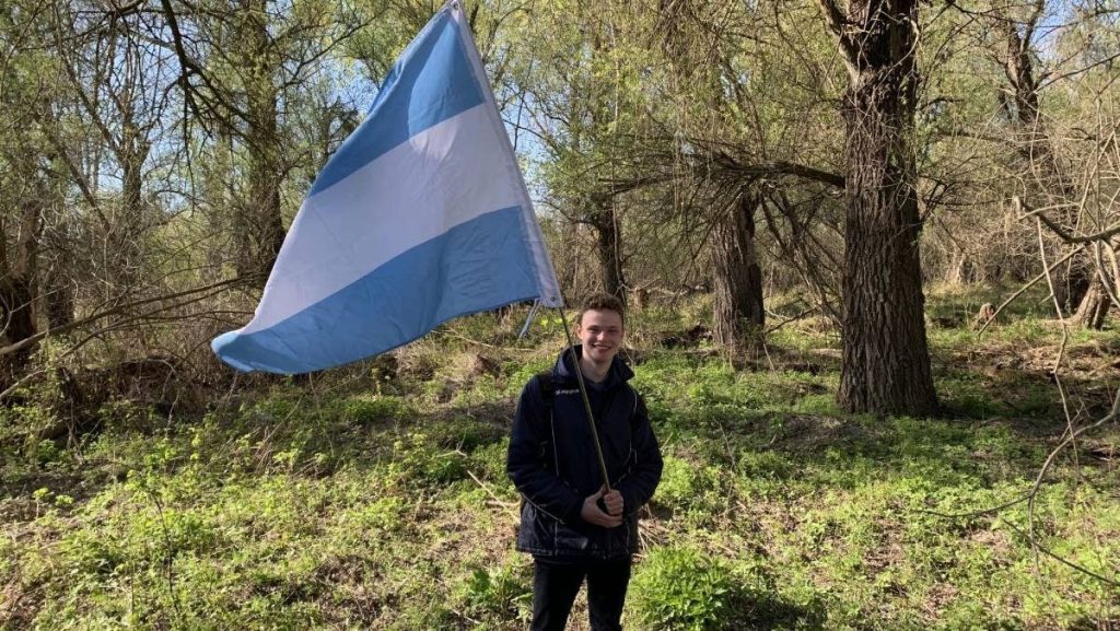 tanar-tara-verdis-drapel-e1754220804792