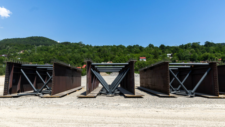 video-mai-mult-proiecte-finantate-prin-programul-anghel-saligny-au-fost-blocate-din-lipsa-de-bani-drumuri-si-retele-de-canalizare-pe-pauza_688dbd64c9331