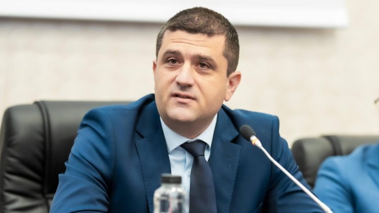 manevrele-ministrului-rezist-de-la-economie-pentru-a-fenta-statul-radu-miruta-a-aprobat-majorari-salariale-si-de-50_68d5265a39d34