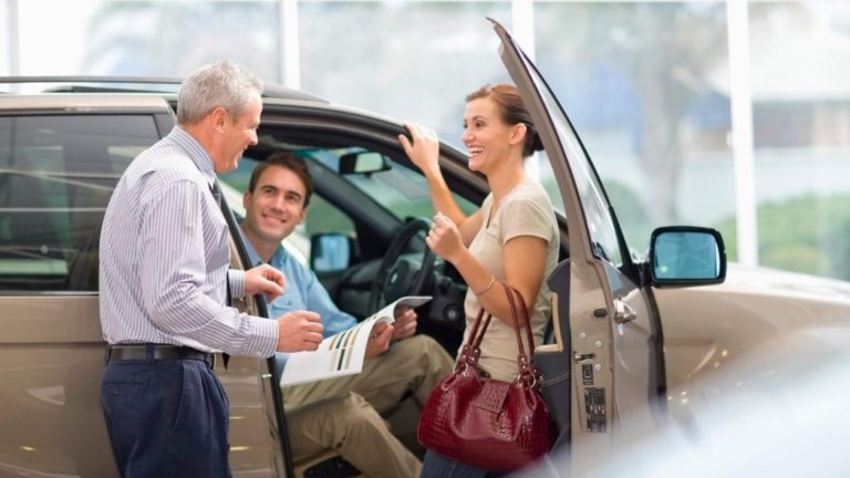 vremuri-grele-pentru-industria-auto-inmatricularile-de-masini-au-scazut-cu-aproape-10-in-primele-8-luni-din-2025_68d52582ec432